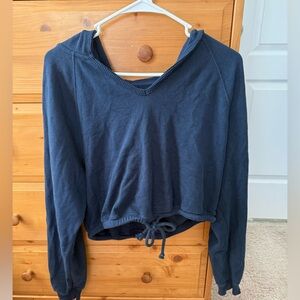 Hollister Women’s Crop Navy Hoodie Size Small